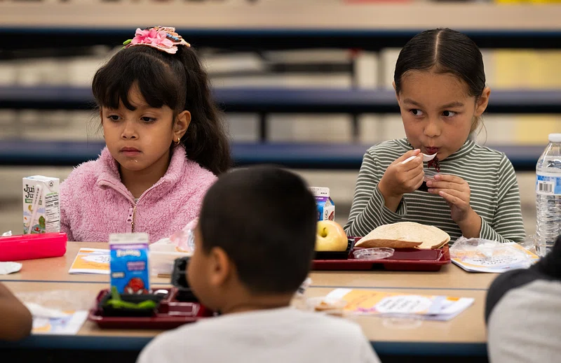 Kids eating at school